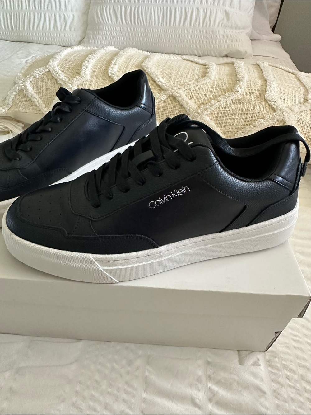 Calvin Klein Men’s Stenzo Lace-up Dark Blue Sneakers Size 9